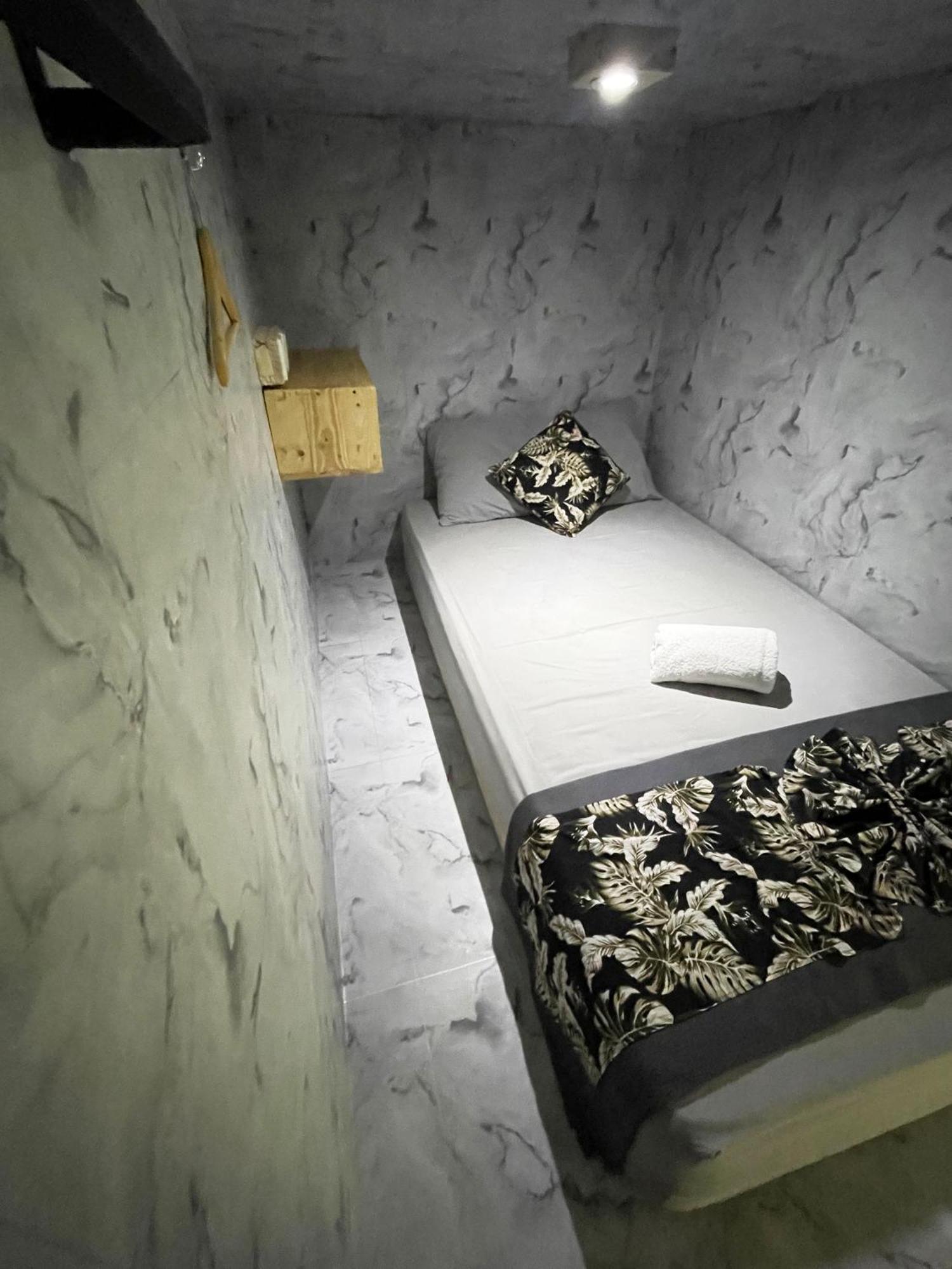 Pedidi Penida Hostel Batununggul Esterno foto