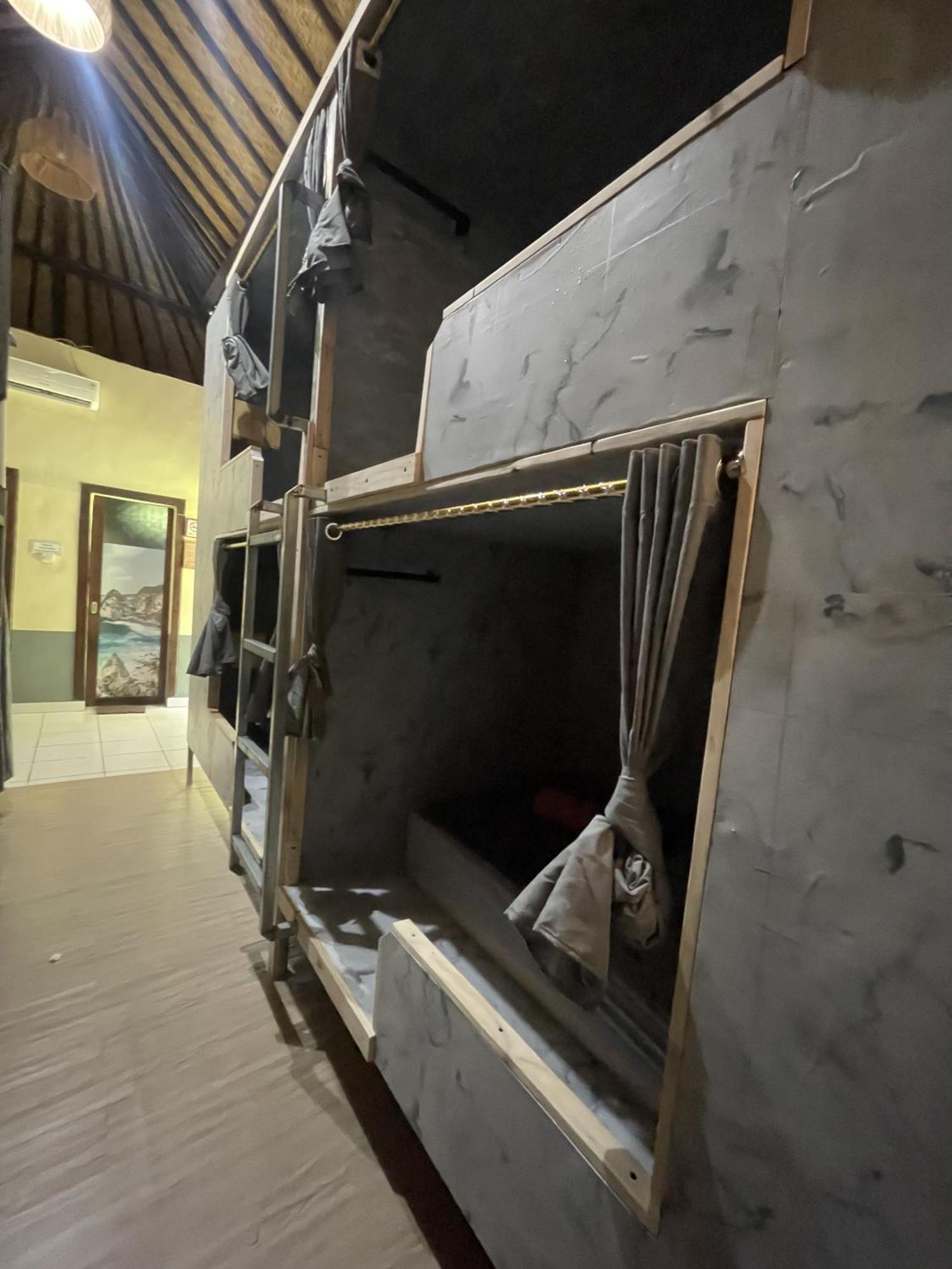 Pedidi Penida Hostel Batununggul Esterno foto