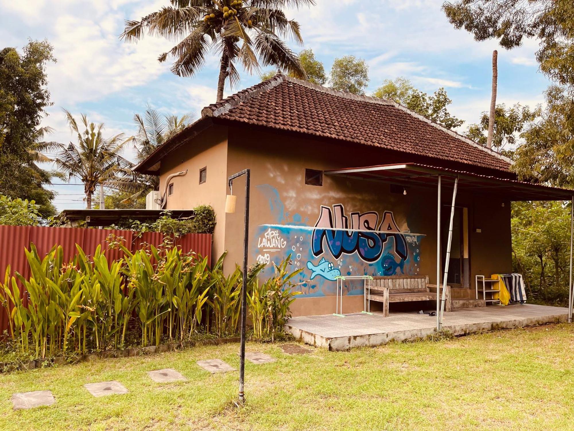 Pedidi Penida Hostel Batununggul Esterno foto